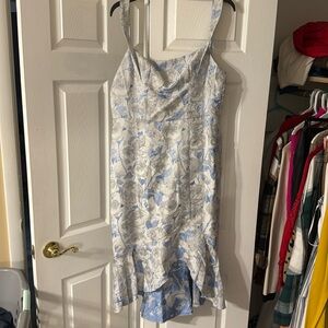 JJ’s house white and blue floral dresss size large never worn
